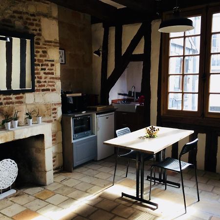 Appartement Dans Immeuble 15 Eme Siecles Vieux 투르 외부 사진