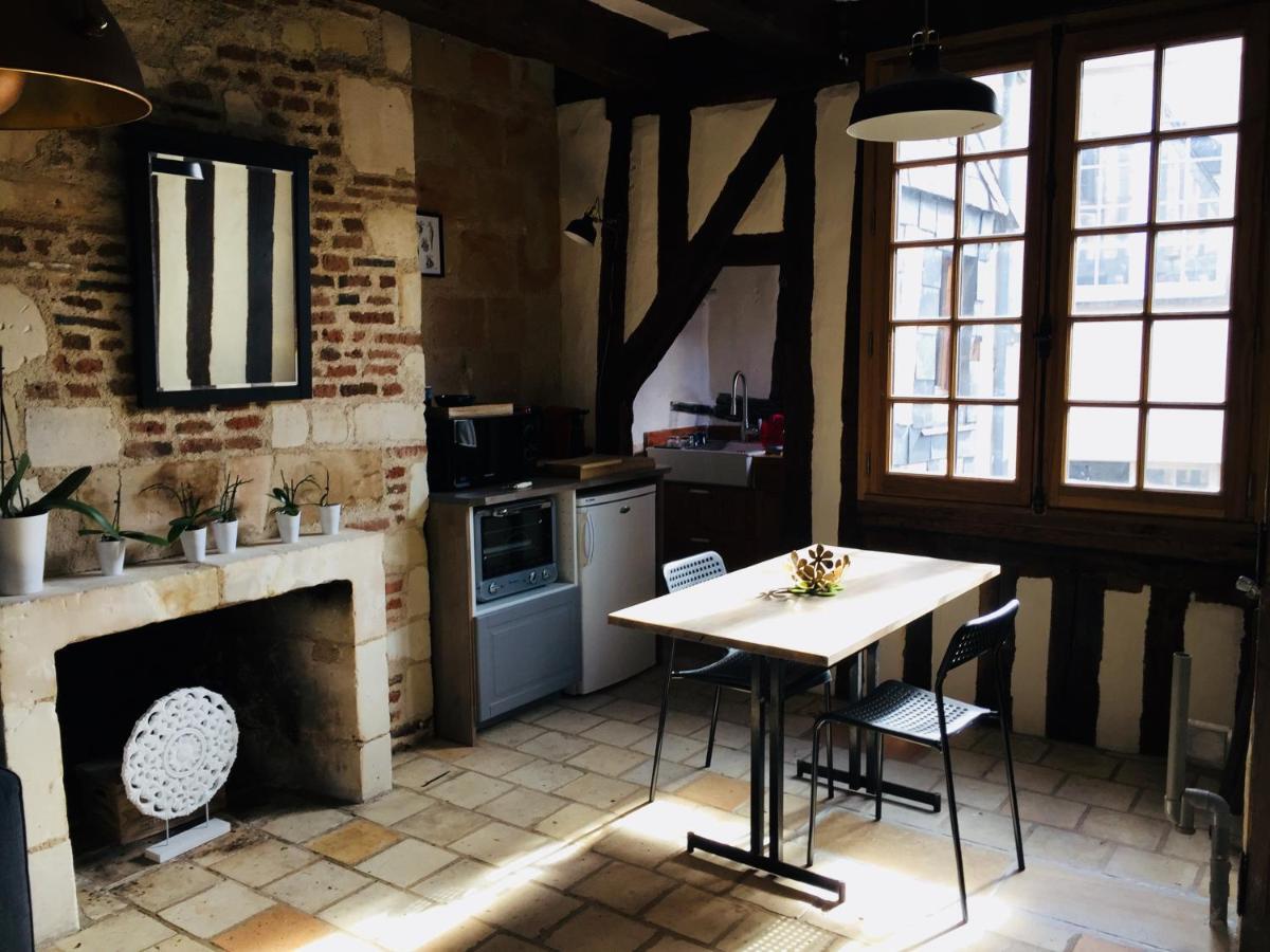 Appartement Dans Immeuble 15 Eme Siecles Vieux 투르 외부 사진
